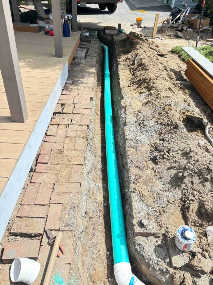 custom deck railing builders