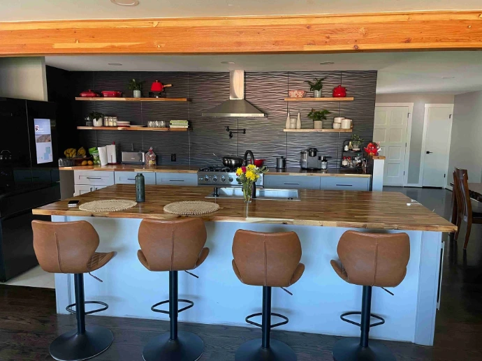 general contractor services des moines wa